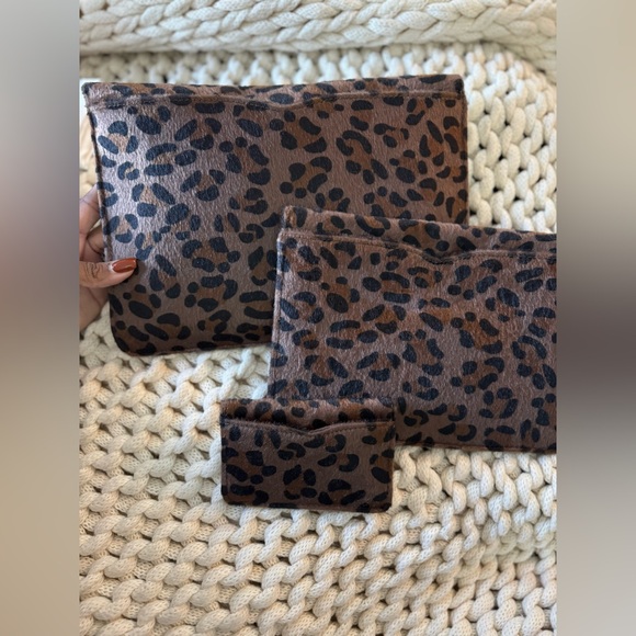 Notiq Lightly Used| Tablet Case | Trio Clutch Set | - Picture 9 of 12